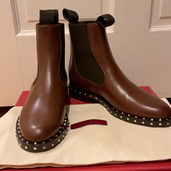 Valentino Garavani Shoes - VALENTINO GARAVANI Rockstud beatle Chelsea boots